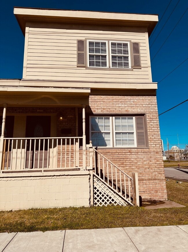 Primary Photo - 2808 Avenue H