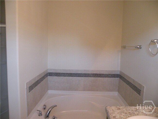 Building Photo - 104 Ventura Pl