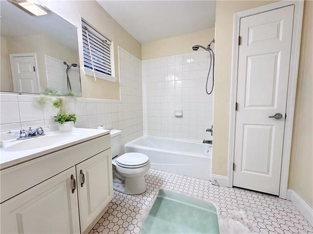 Building Photo - 2125 Valmont St