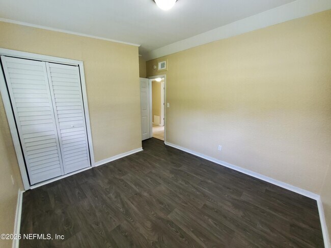 Building Photo - 2815 Brackridge Blvd E