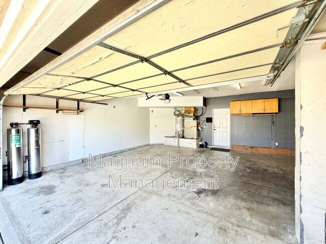 Building Photo - 37168 Santa Rosa Glen Dr