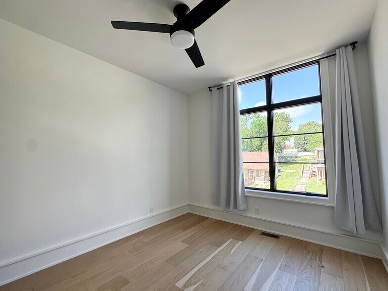 Building Photo - 2109 Belleview Ave
