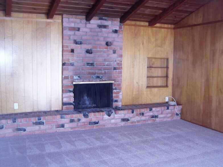 Building Photo - 8420 Casaba Ave