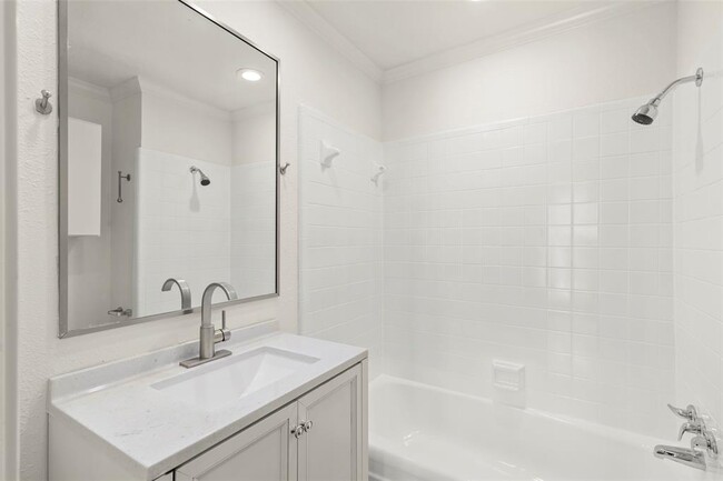 Building Photo - 2229 Mimosa Dr