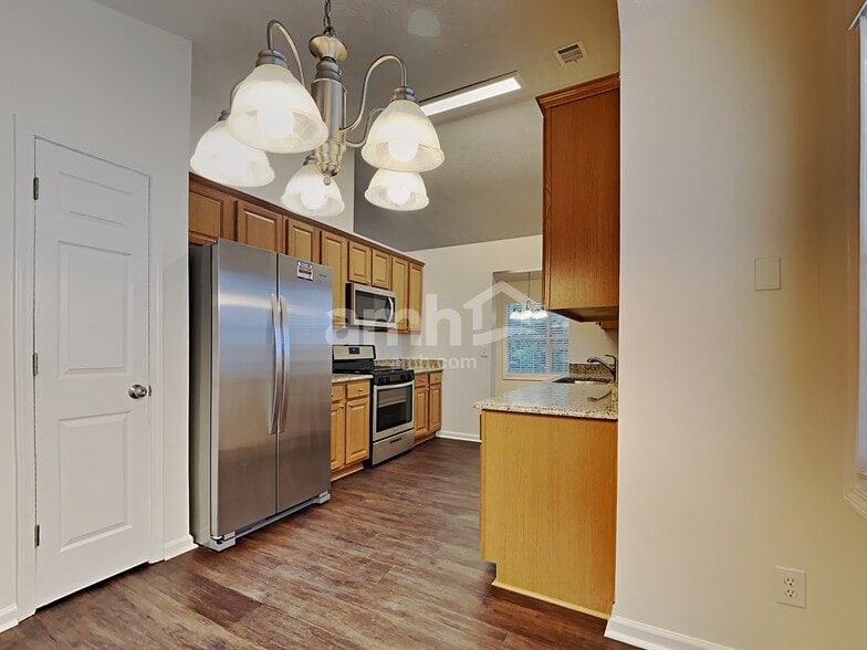 Building Photo - 3471 Erin Glen NW