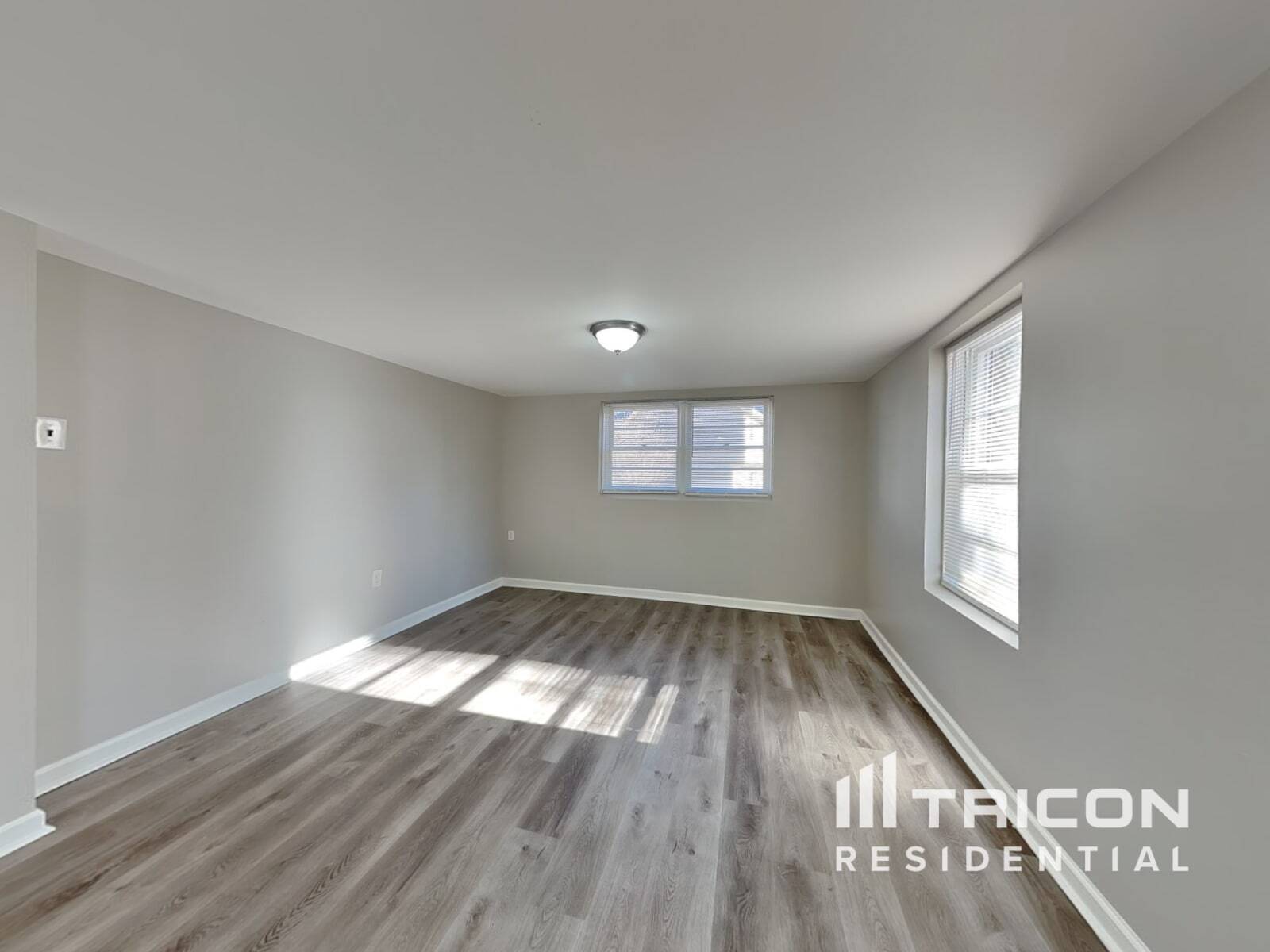Building Photo - 4930 Sugar Creek Dr