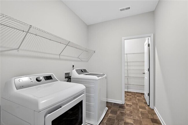 Building Photo - 3204 Goldberry St