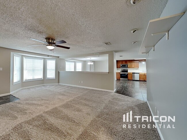 Building Photo - 220 Pepperdine Way
