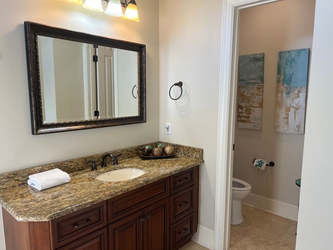 Building Photo - Walk to the Beach from this Furnished and Renovated Condo!