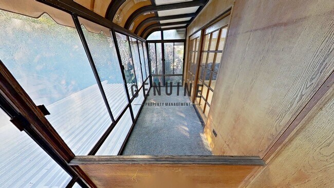 Building Photo - Large 4 Bedroom House with Pebble Bottom Pool - Backyard Oasis!