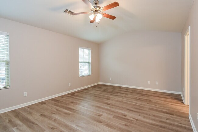 Building Photo - 222 Westridge Cir