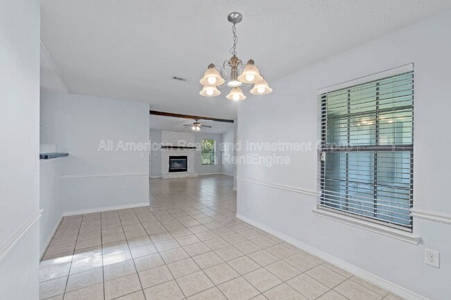 Building Photo - 502 Krest Dr