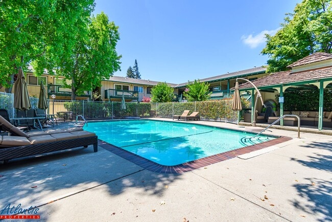 Building Photo - Lovely M.V. Condo | Furnished Option