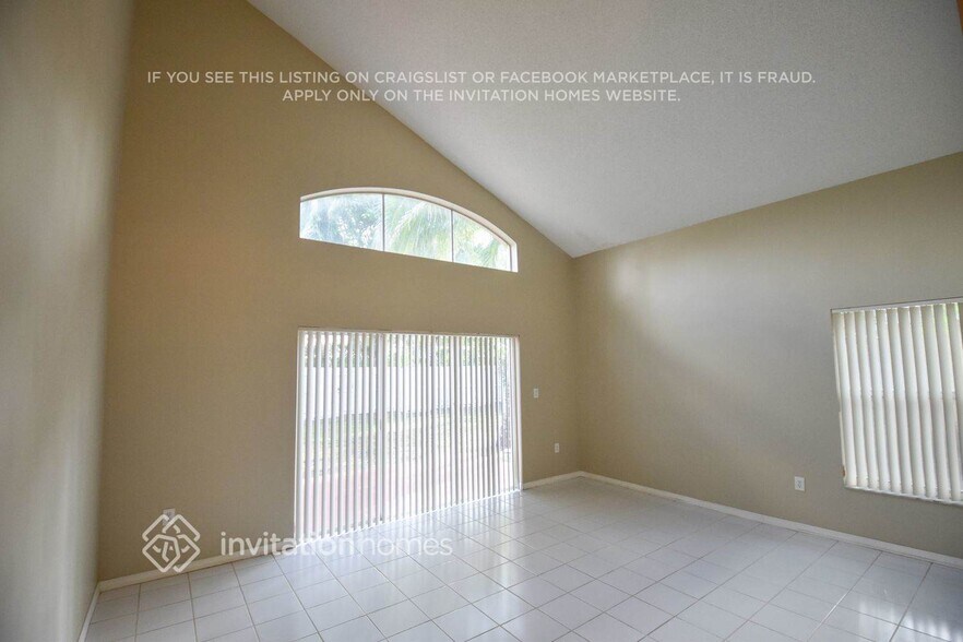 Building Photo - 4415 SW 153rd Ave