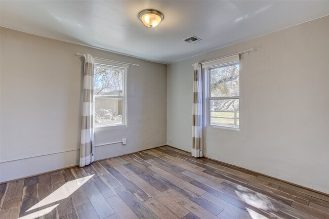 Building Photo - 2 Bedroom 1 Bath Single Family Home in Prescott