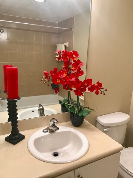 Building Photo - 8423 Bernwood Cove Loop