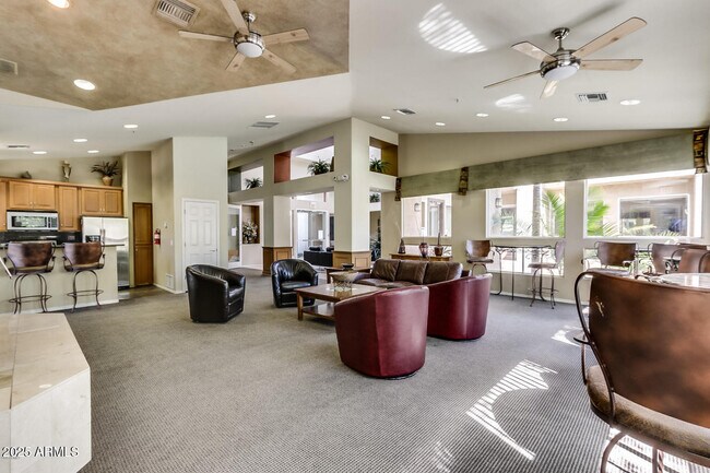 Building Photo - 11375 E Sahuaro Dr