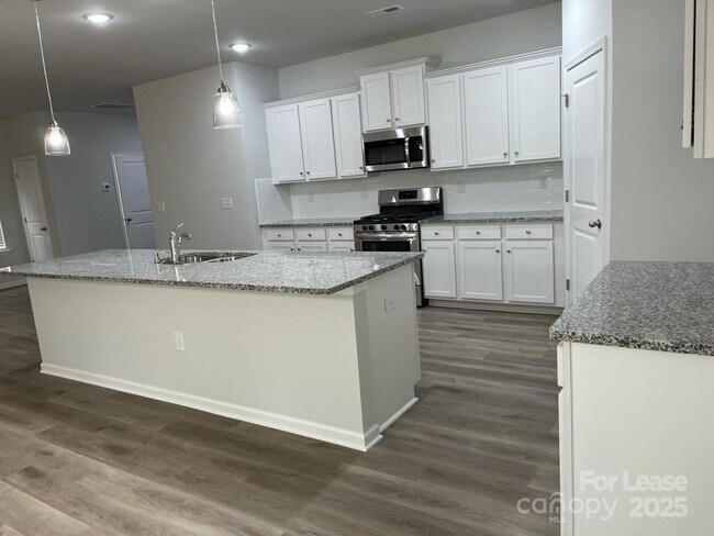 Building Photo - 4513 Cecilia Ln