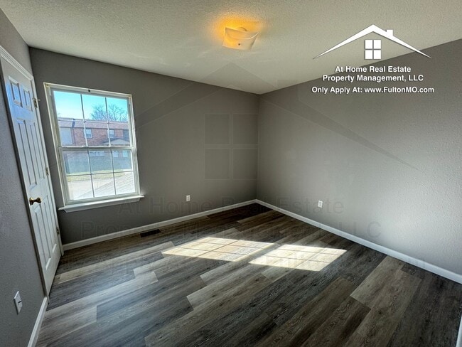 Building Photo - 1901 Springdale Ct