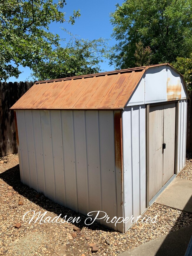 Building Photo - 9 Glenoak Ct