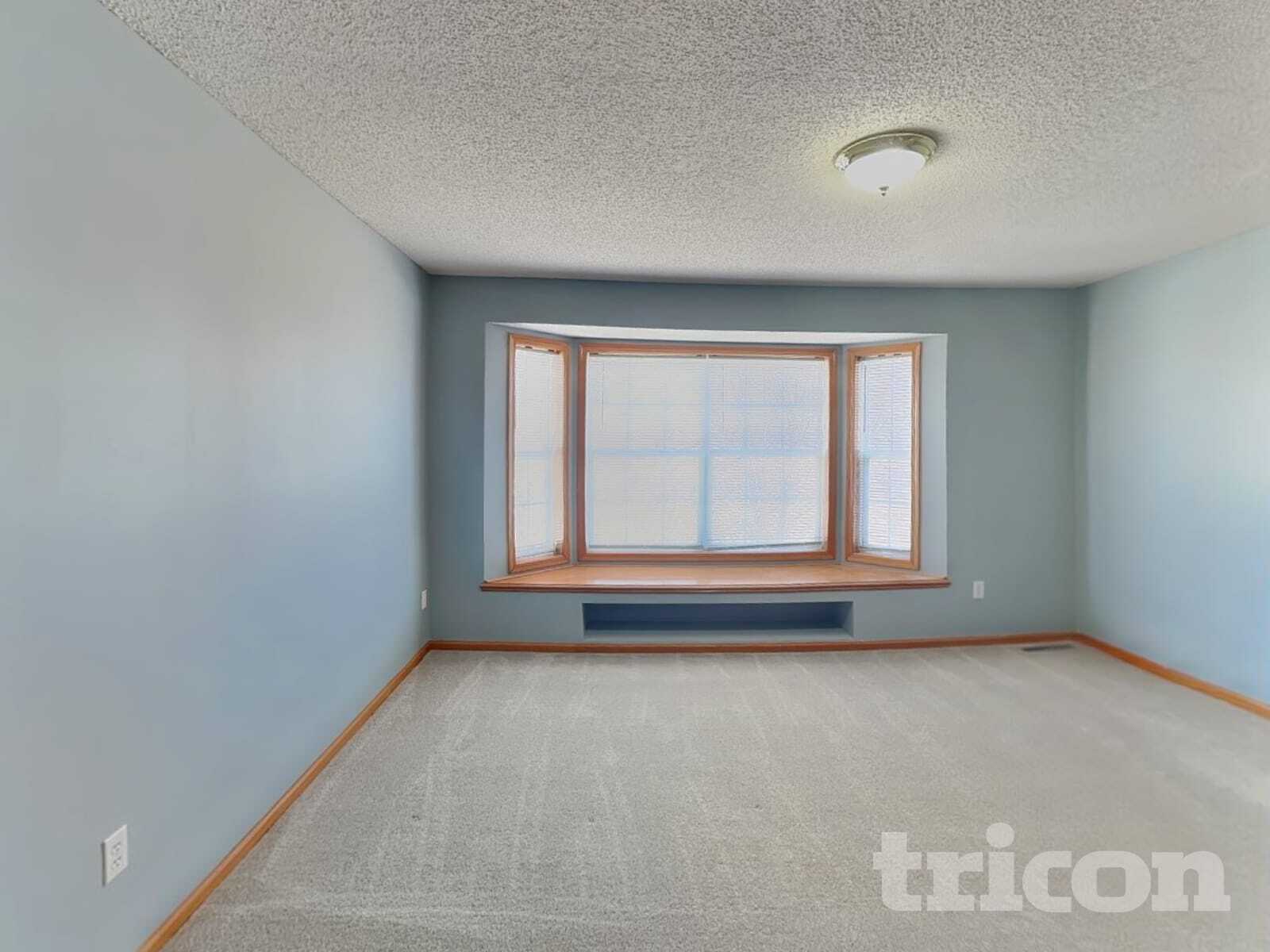 Building Photo - 4527 Mason Ave NE