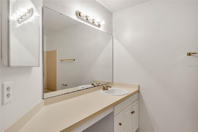 Building Photo - 117 Reserve Cir