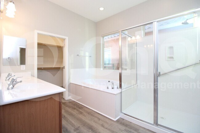 Building Photo - 13030 N Spinystar Dr