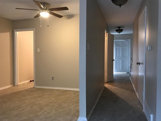 Building Photo - 3657 Chateau Rhodes Cir