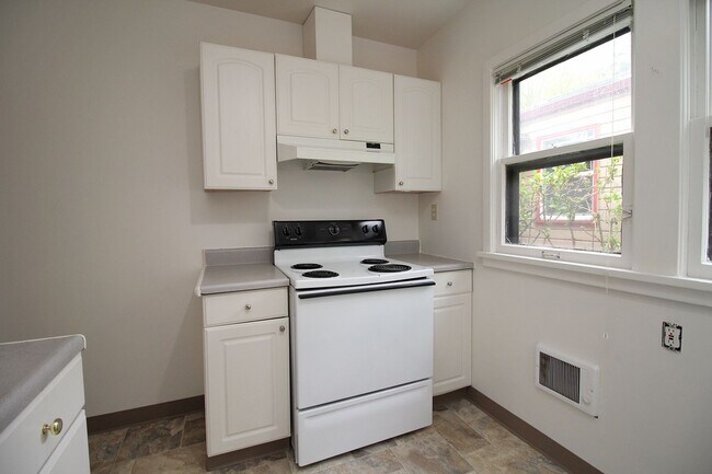 Building Photo - homeg01