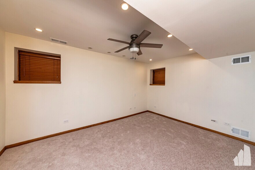 Building Photo - 4625 N Dover St