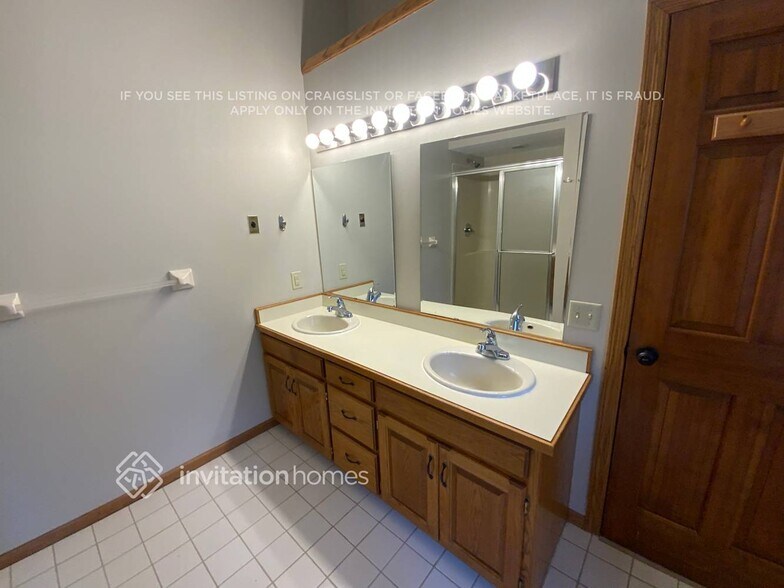 Building Photo - 14371 Raven St NW