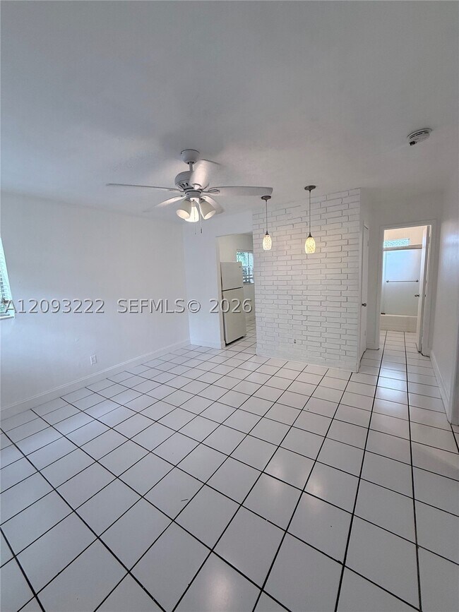 Building Photo - 713 SW 13th St