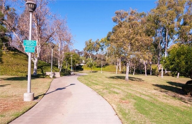 Building Photo - 38 Hillgrass