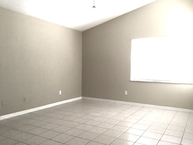 Building Photo - 1591 Crawford Dr
