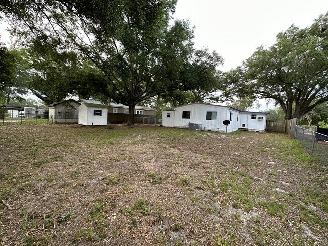 Building Photo - 2 Bed 2 Bath Mobile Home for Rent in Polk City