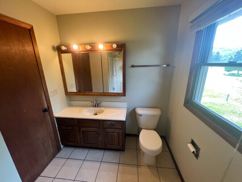 Building Photo - 3322 Glendale Ave