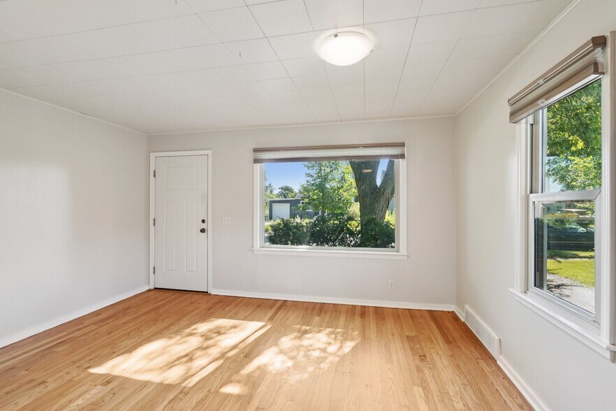 Building Photo - 1118 Lorraine Dr