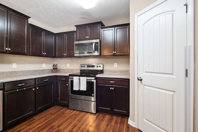 Building Photo - 3 Bedroom Ranch w/ Bonus