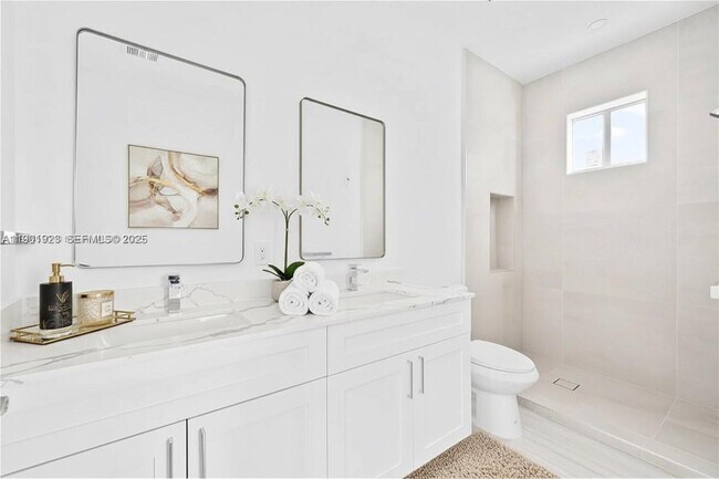 Building Photo - 10745 SW 217th St