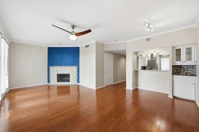 Building Photo - 606 W Lynn St