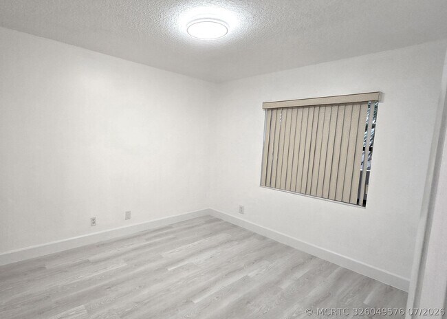 Building Photo - 3000 NW 42nd Ave