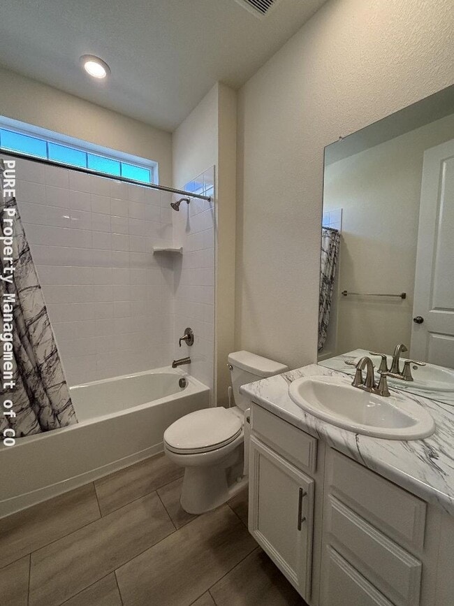 Building Photo - Beautiful 5-Bedroom, 4-Bathroom 2-Story Home!