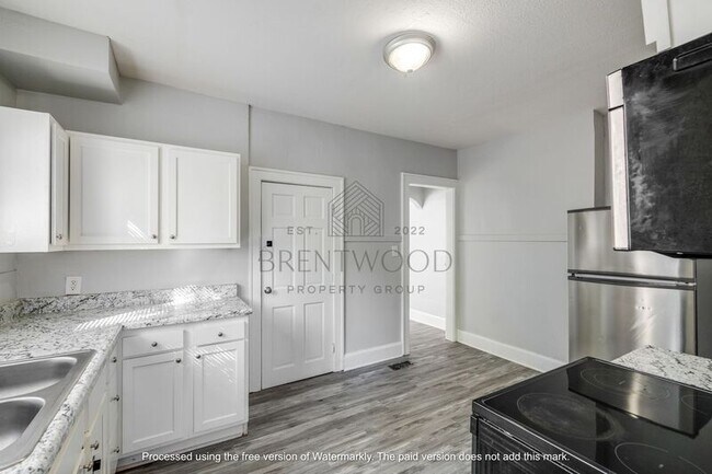 Building Photo - 3039 N Delaware St