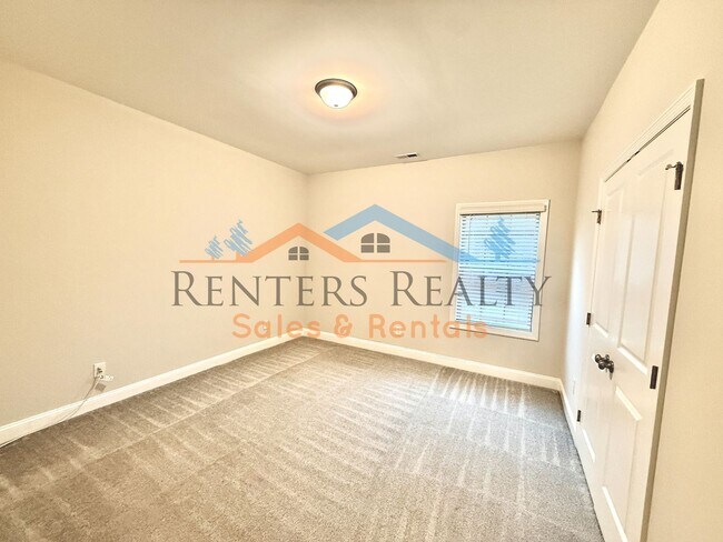 Building Photo - ? Beautiful Executive Home with 3-Car Garage + Incredible Outdoor Living ?