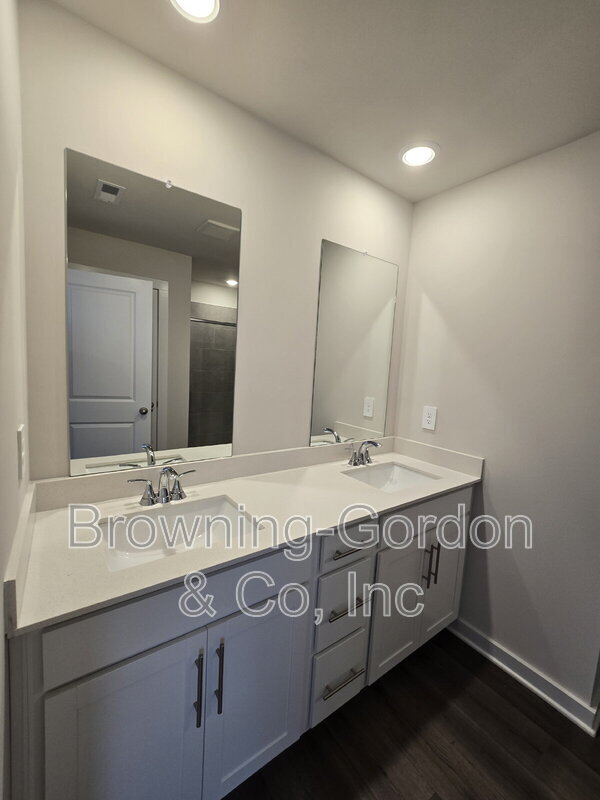 Building Photo - 4248 Skyridge Dr