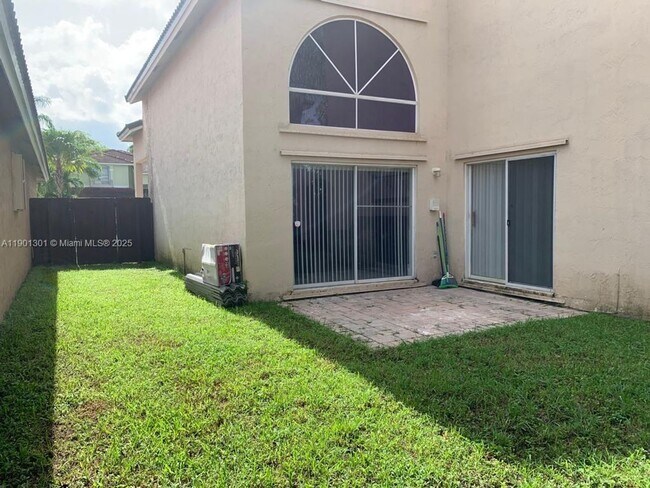 Building Photo - 14804 SW 155th Pl