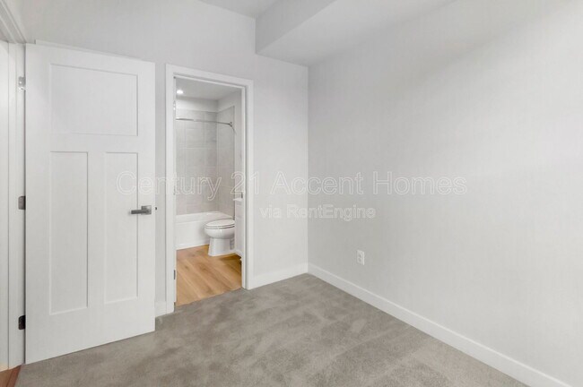 Building Photo - 14024 Sunrise Valley Dr