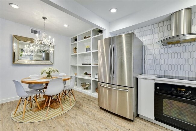 Building Photo - 8730 N Mopac Expy