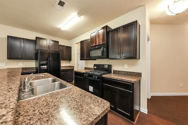 Building Photo - 182 Townview Dr