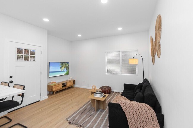 Building Photo - Fire pit!